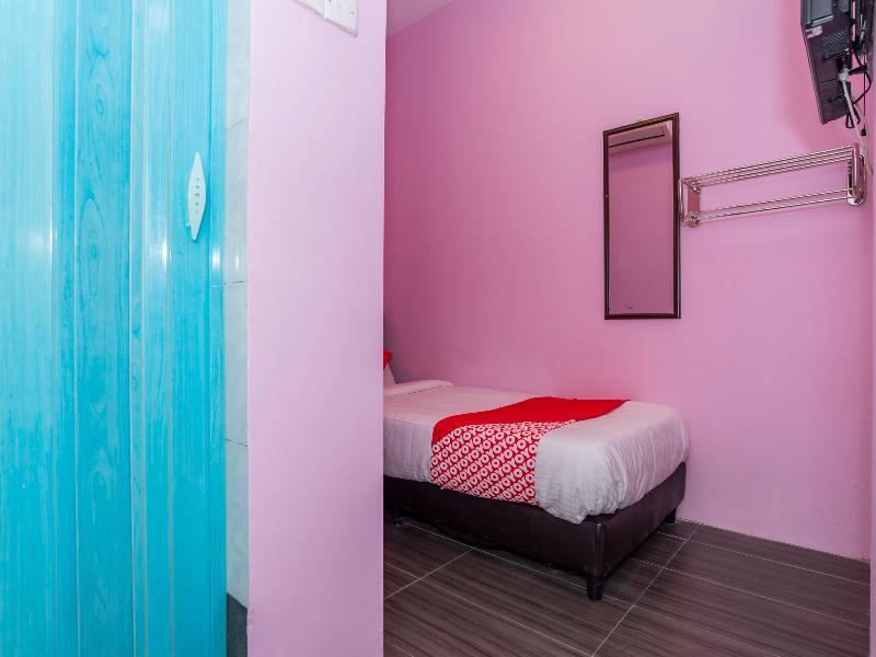 סקודאי Oyo 1125 Ir Inn Hotel מראה חיצוני תמונה